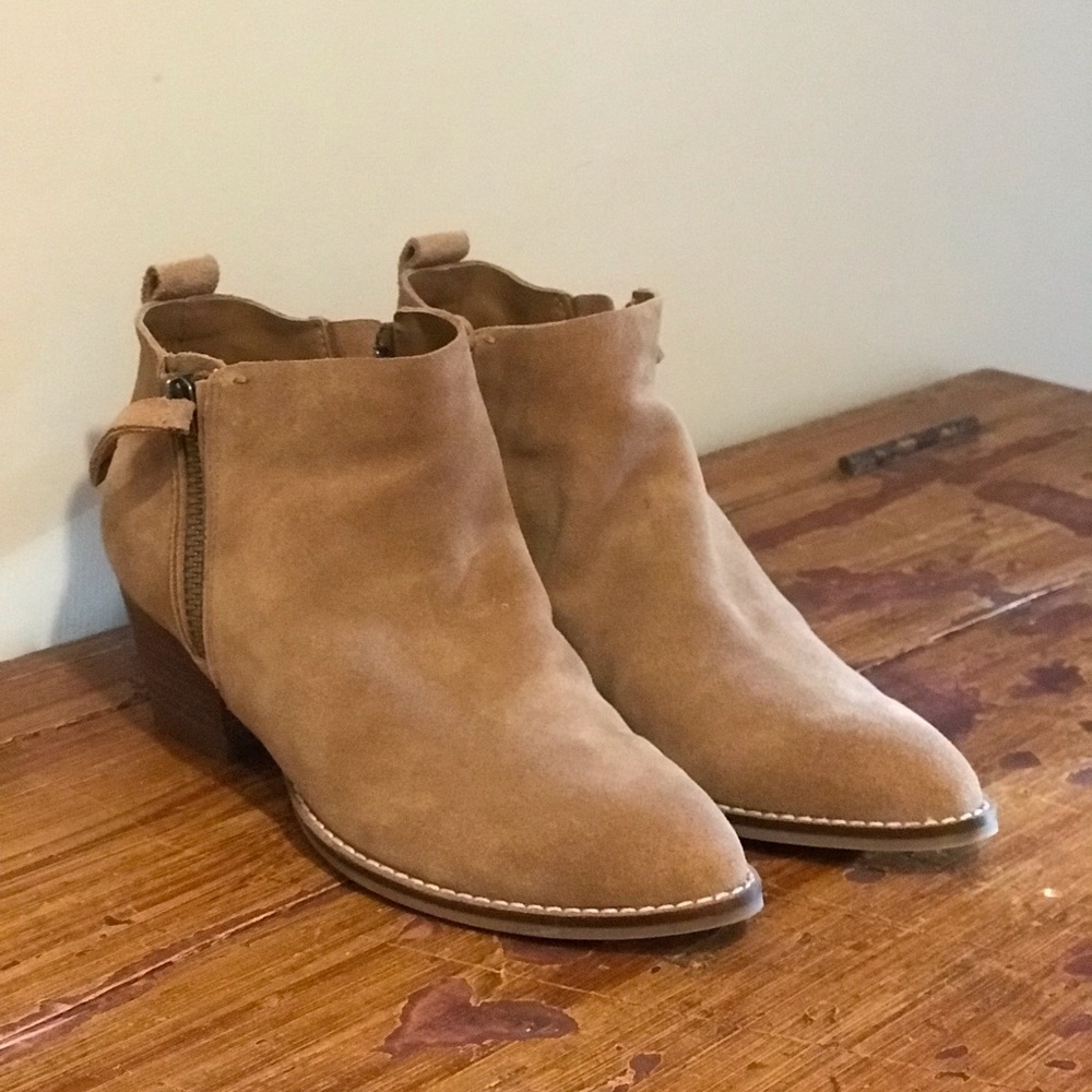 Dolce Vita Tan Suede Booties Size 7